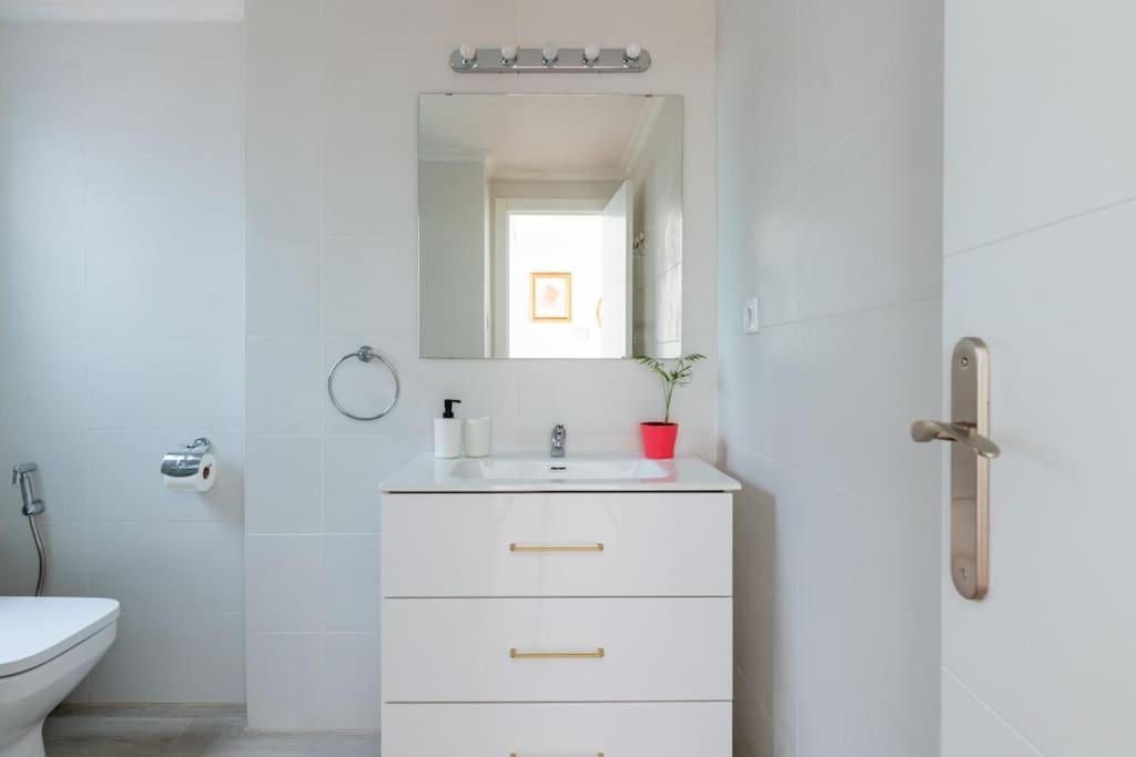 Santa Justa Urban Apartment Seville Ngoại thất bức ảnh