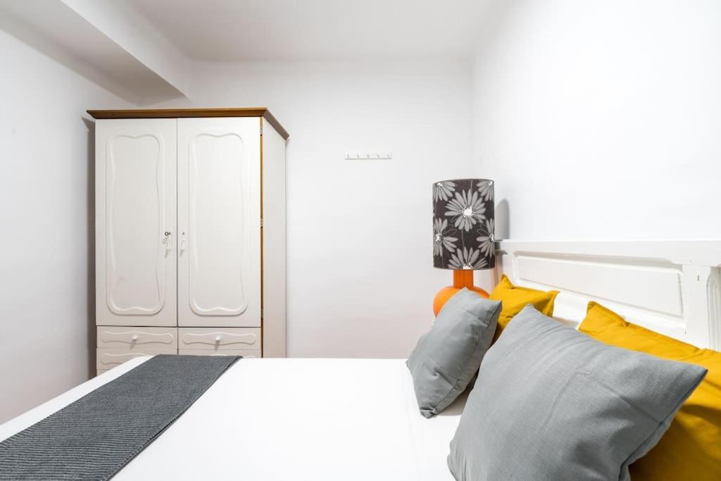 Santa Justa Urban Apartment Seville Ngoại thất bức ảnh