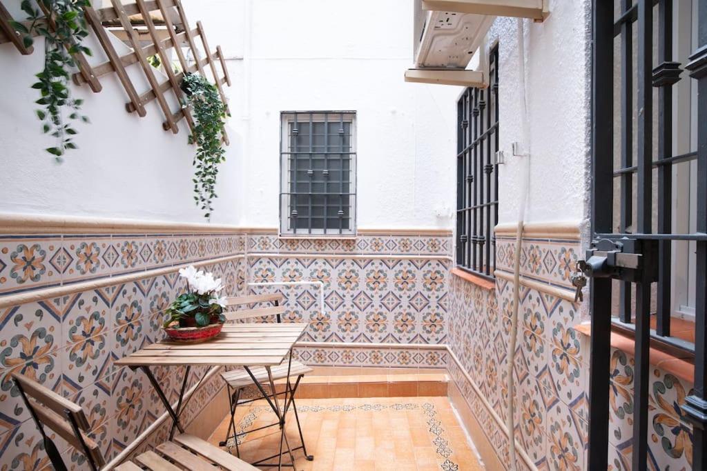 Santa Justa Urban Apartment Seville Ngoại thất bức ảnh